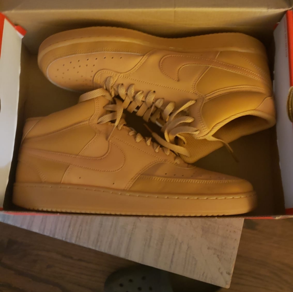 Nike court visión mid